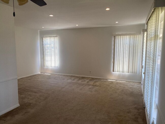 Building Photo - 3732 Carmona Ave