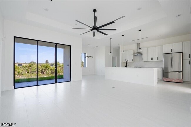 Foto del edificio - 728 Andover Ave S