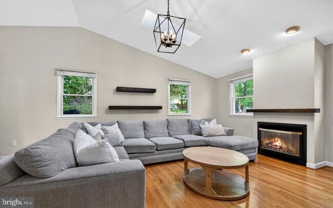 Foto del edificio - 1109 Hillcrest Dr SW