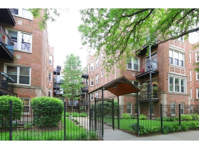 Primary Photo - 1651 W PRATT Blvd