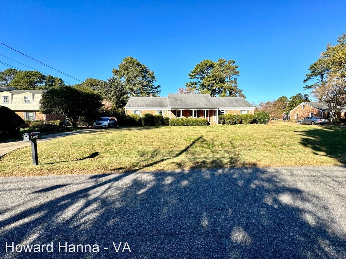 4 br, 2 bath House 4128 Country Club Circle House Rental in