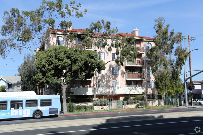 Foto del edificio - 1621 Venice Blvd