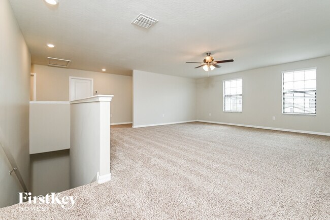 Foto del edificio - 14827 Crescent Rock Drive