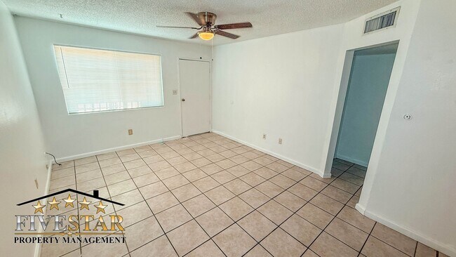 Foto del edificio - 1217 Tulare St