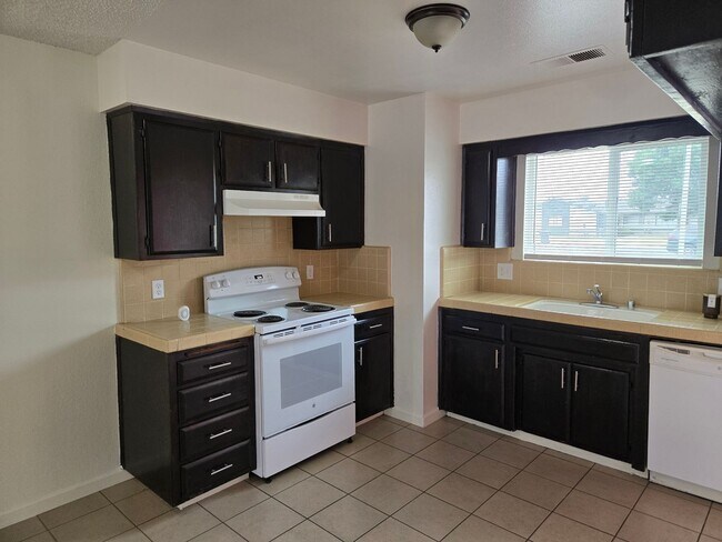 Foto del edificio - Unit For Rent