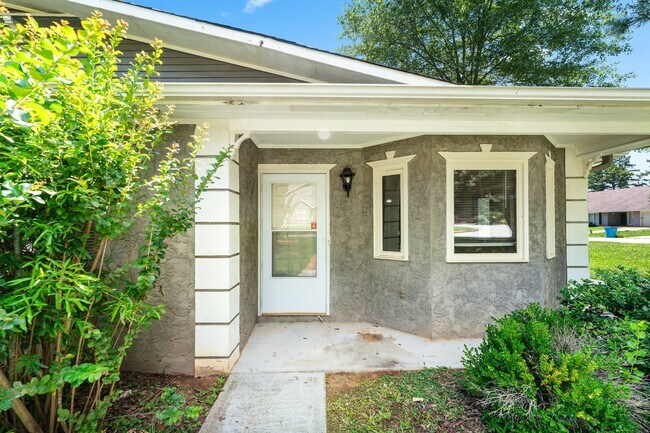 Foto del edificio - 2804 Briar Hill Ln SE