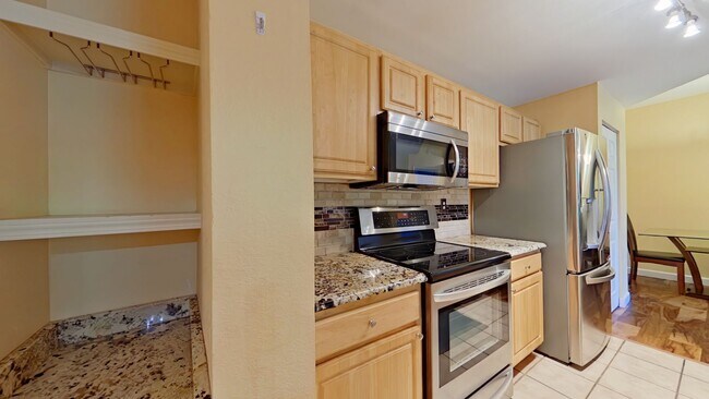 Building Photo - Stunning 2Bedroom Condo at VIlla San Marco!