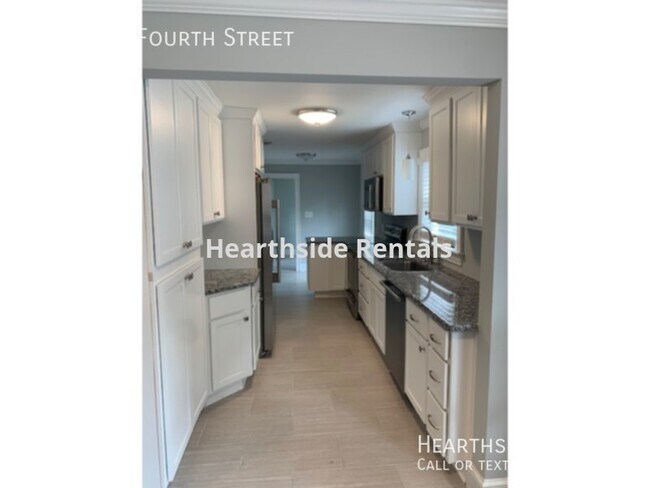 Foto del edificio - 2403 E 4th St