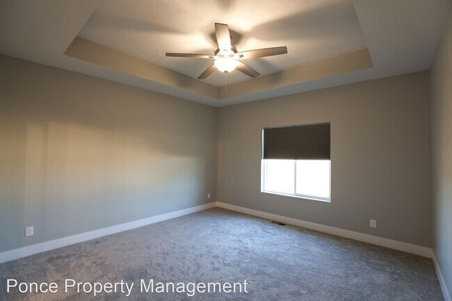 Building Photo - 4 br, 3 bath House - 8631 S 78th