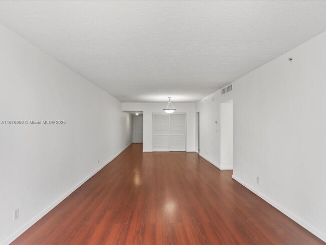 Foto del edificio - 3000 S Ocean Dr