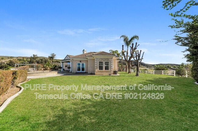 Building Photo - 41723 Avenida Ortega