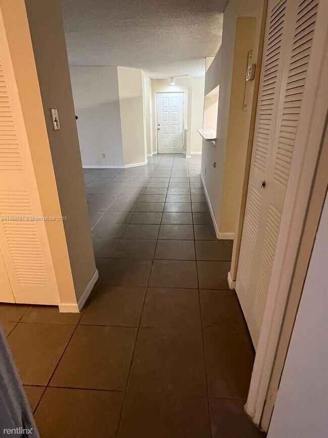 Building Photo - 3 br, 2 bath House - 15771 SW 106th Ter Ap...