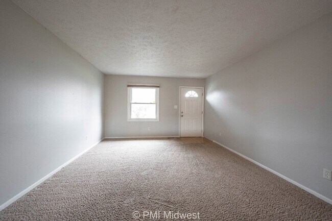 Foto del edificio - 209 W Green Meadows Dr