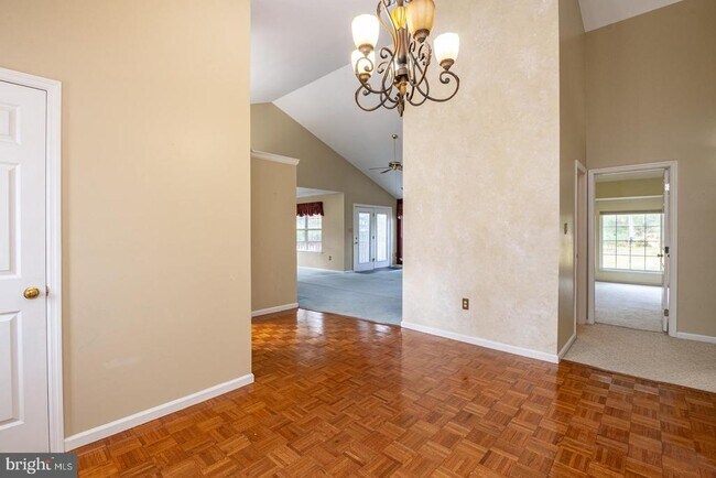 Foto del edificio - 193 Hawthorne Ct