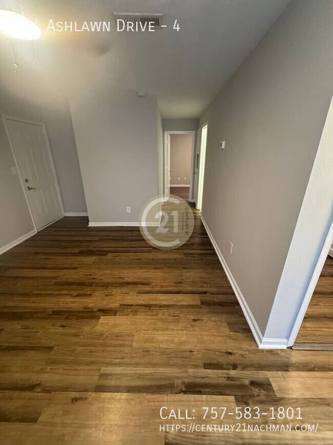 Foto del edificio - 504 Ashlawn Dr