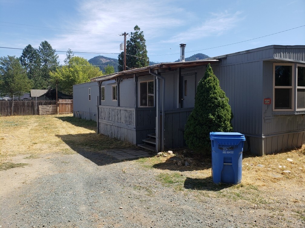 8506 E Evans Creek Rd, Rogue River, OR 97537 House Rental in Rogue