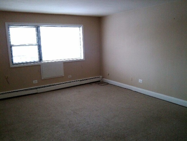 Foto del edificio - 1120 E 82nd St