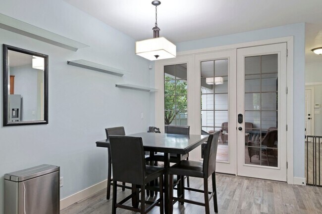 Foto del edificio - 4489 Milford Dr