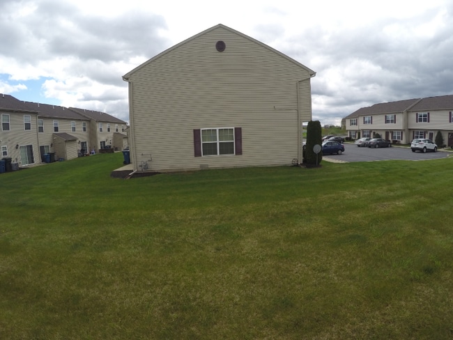 Building Photo - 2119 Quail Hollow Dr