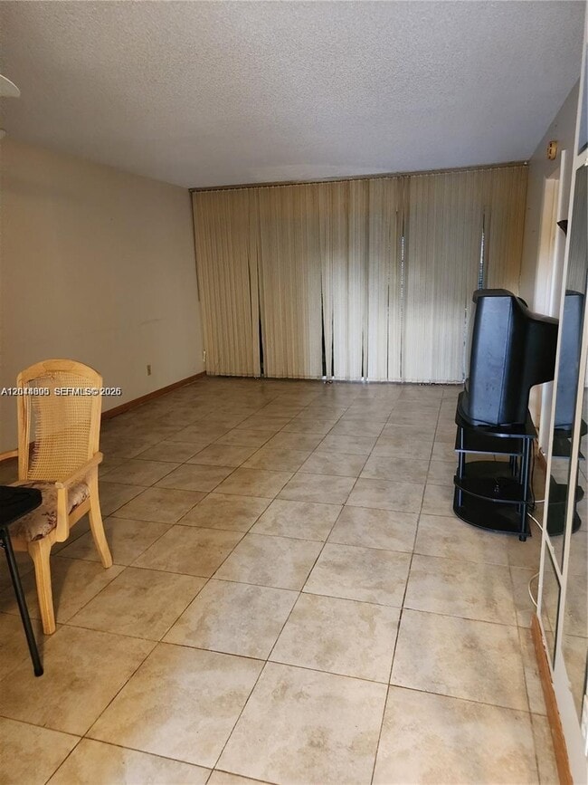 Foto del edificio - 5750 NW 64th Ave