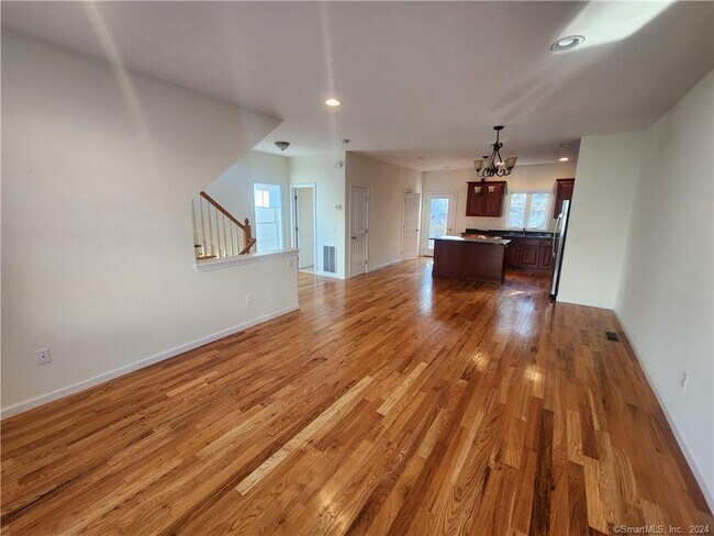 Building Photo - 12 Oak Branch Dr