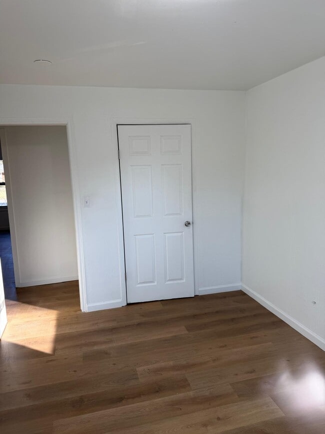 Foto del edificio - 1665 Elaine Rd