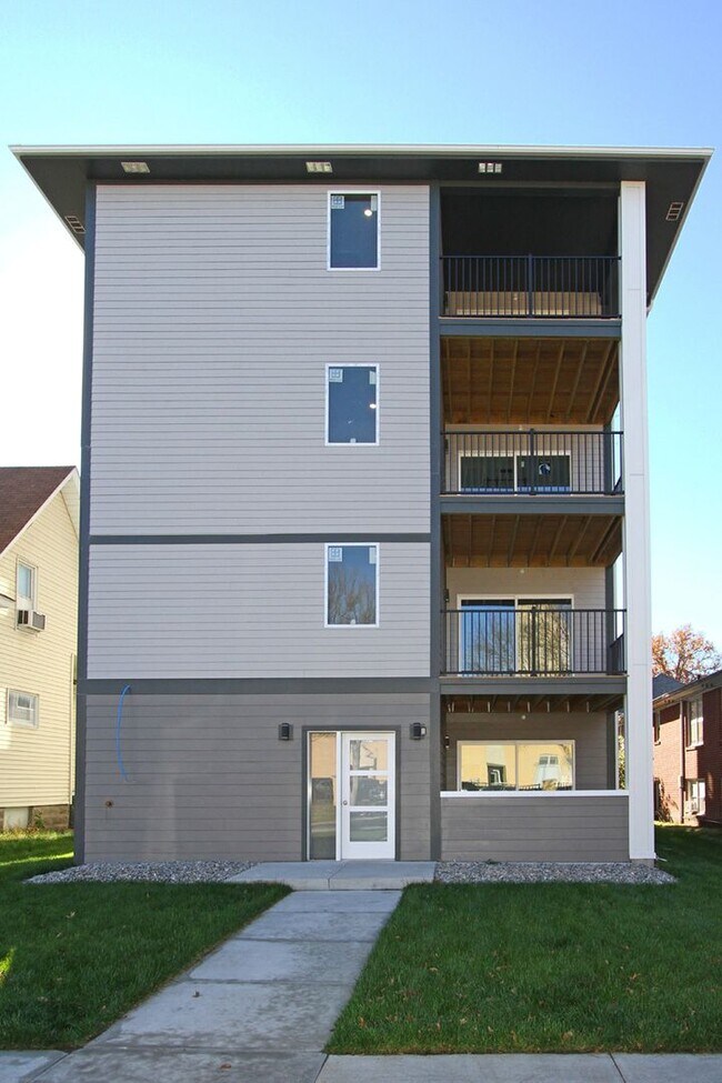 Building Photo - 1515 F St