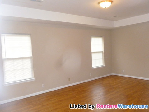 Building Photo - 1557 Bridgecrest Dr