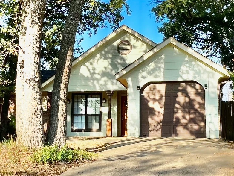 Foto principal - 321 Joshua St