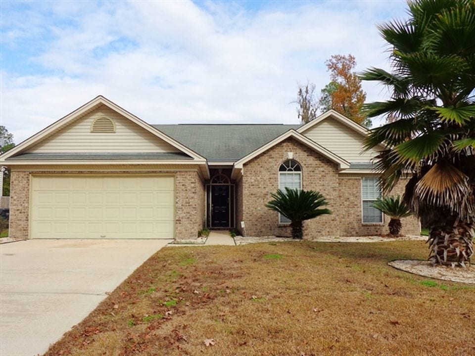 Primary Photo - 208 Oak Grove Ln