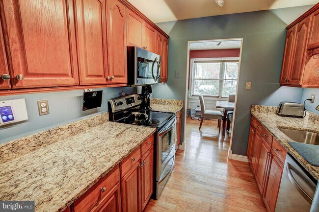 Building Photo - 1635 Forest Hill Ct