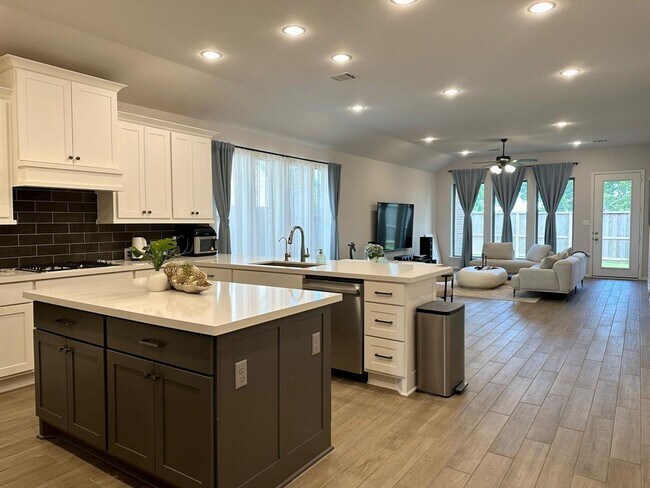 Foto del edificio - 31411 Splitting Willow Ln