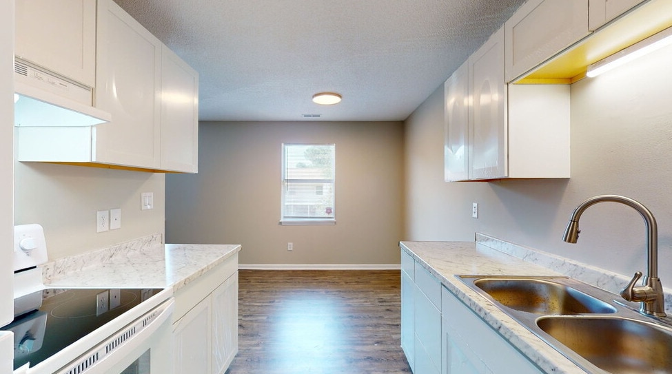 Primary Photo - Caldwell Court Apartments!