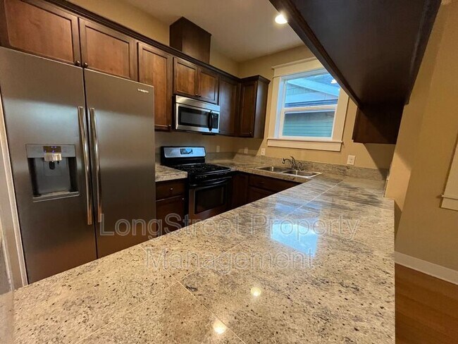 Foto del edificio - 532 NE Sumner St