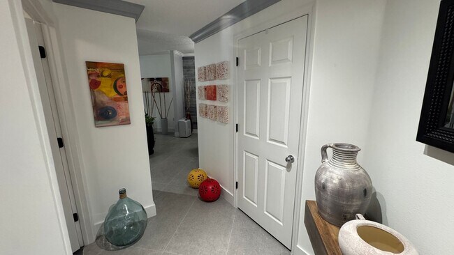 Foto del edificio - Unfurnished Annual Rental Available Now