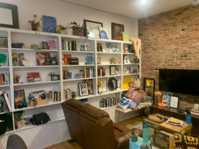 Building Photo - 91 Pleasant St