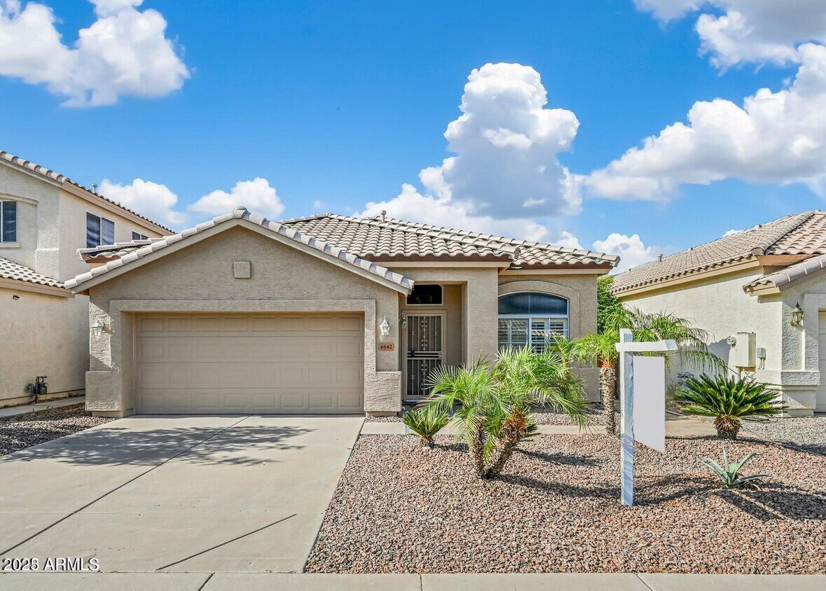 Foto principal - 4642 W Toledo St