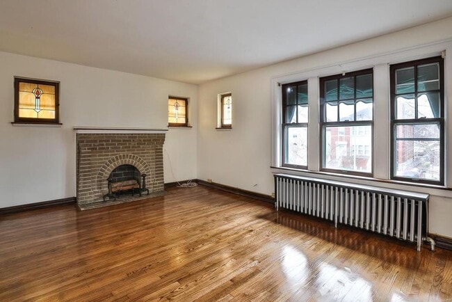 Living Room - 3933 Fillmore St