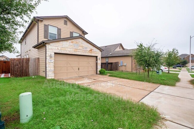 Building Photo - 907 Solitude Dr