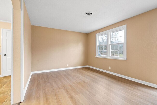 Foto del edificio - 3 Bedroom Pet Friendly Home For Rent!