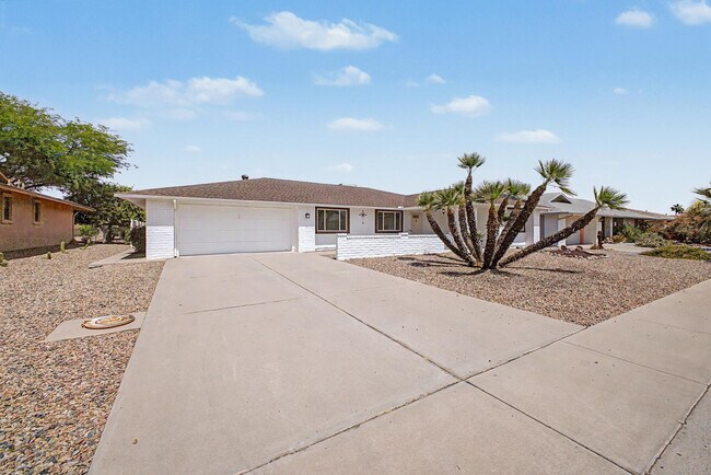 Foto del edificio - 12714 W Crystal Lake Dr