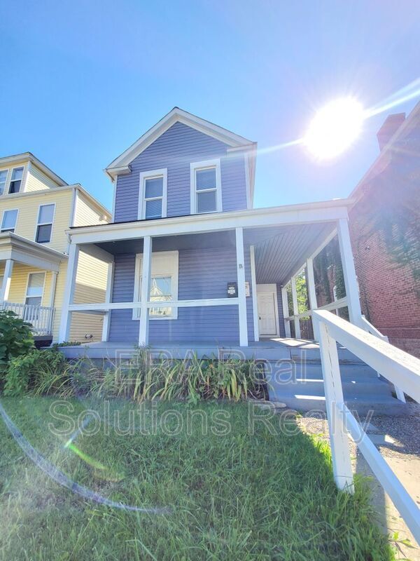 358 St Clair Ave Unit Upper, Columbus, OH 43203 Condo for Rent in