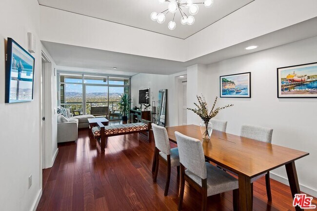Foto del edificio - 13650 Marina Pointe Dr