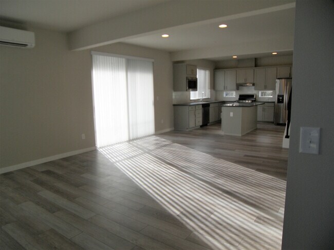 Foto del edificio - 729 112th St SW