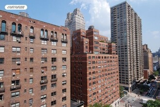 Building Photo - 230 E 79th St