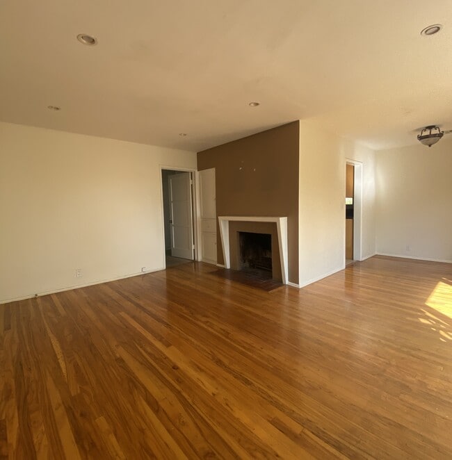 Building Photo - 248 Mockingbird Ln