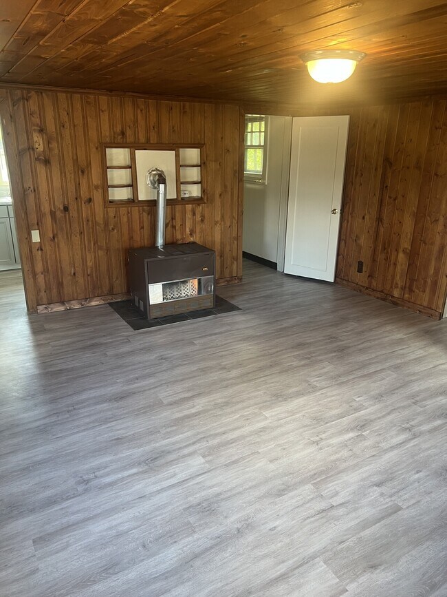 Building Photo - 1377 Cascade Emmett
