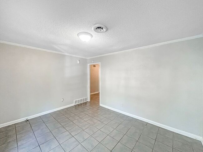 Building Photo - 8055 Whitebrook Dr