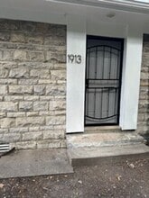 Building Photo - 1913 Morena St