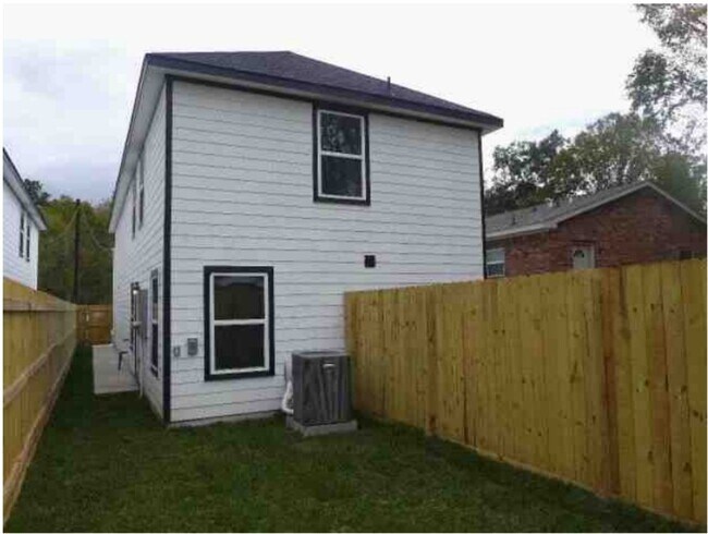 Foto del edificio - 6011 Wedgefield St